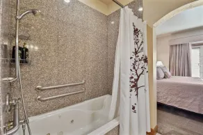 One-Bedroom Villa - Image 4
