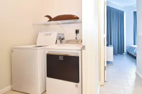 Große Lobby-Ebene Ende Wohnung mit Zugang zur Terrasse zum Strand und Pool! - Image 2