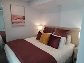 CBD Deluxe Private 2 bedroom apartment - Image 5