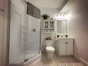 Relax in Style and Comfort in South Bay - Image 2