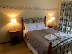 Mansfield House - Country Holiday Accommodation, Sleeps 10, up to 15 - Image 5
