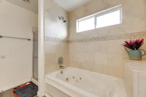 Great Location & Free Extras! Bellflower Stay - Image 4