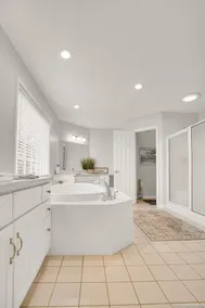Stunning Views, Sleeps 20, Pool, Hot Tub, 7 bedrooms - Image 3
