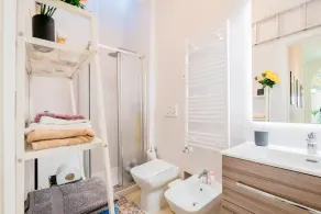 Luxury 2 bedrooms penthouse in the city center - Image 2