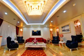 Novelty Hotel - Image 2