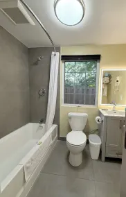 North Bay Inn - Image 4