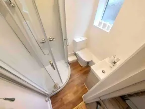 Inviting 4-Bed House near Heathrow w/ Fireplace - Image 5