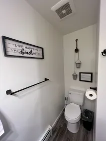 New cute clean 4plex w/game rm, centrally located between North Pole & Fairbanks - Image 4