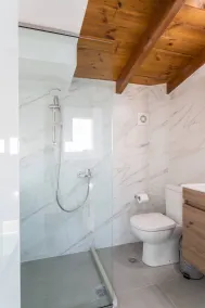 Lucia Beachfront Suite - Image 3