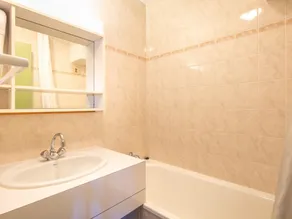 Spacious Mountain Stay for 7 in Doucy - Image 2
