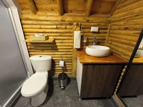 Hermosa Cabaña Tipo Chalet en Santa Elena - Image 4