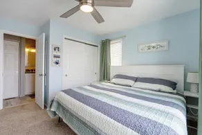 Renovated with Backyard Oasis! Quick Walk to Town & Beach. 4 BRs. Sleeps 10 - Image 4