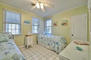Classic Lewes Beach Cottage - Image 5