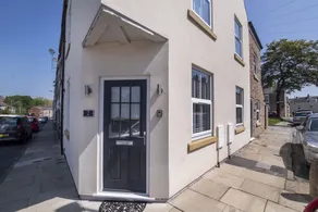 Livingstone Street Apartment 2 - sleeps 4 guests  in 1 bedroom - Image 5