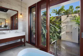 Panoramic Ocean Views From Private Gated Estate - Image 5