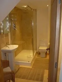 Refurbished Cottage With Large Balcony Overlooking River Neet - Image 4