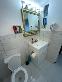 Light escape mixes luxury with homey - 2 mins from the beach! - Image 4