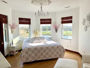 On the Lake & Wine Trail & a Perfect Getaway for 16+ With an ADA Suite! - Image 5