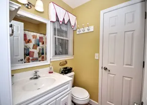 Beautiful deep water beach house - Image 3
