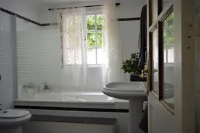 Villa with exclusive garden. IN REFORM. NEXT OPENING IN OCTOBER 2024 - Image 3