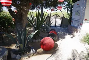RV on private lot with pool 10 min walk to the beach - Image 3