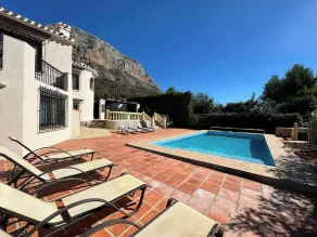 Chalet amplio con piscina privada y gran cocina al aire libre - Image 4