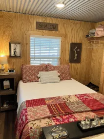 TRINITY OAK OASIS CABIN: Spiritual Rtrt & Cntry MicroResort, Rest & Restoration - Image 4