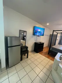 Best Budget Inn - Image 5