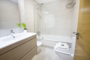 Fantastic premiere apartment with sea views - Image 3