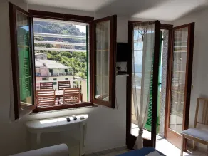 Apartment with Terrace, You can see all the village and our sea, in Riomaggiore - Image 2
