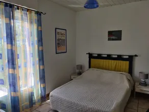 Hus med aircondition, 5 minutters gang fra stranden og smuk udsigt over bjergene. - Image 5