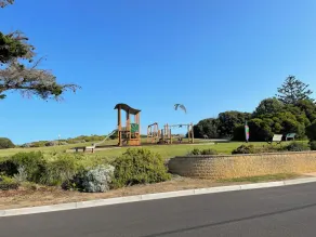 Luxury At The Lookout - Park and Beach Across The Road! - Image 5