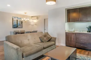 Blue Water Inn - Image 5