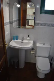 Maison d'été avec barbecue / piscine chauffée / table de billard / parking privé / linge de lit / chaise haute - Image 3
