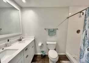 Walk: Private Ocean Beach, Shops, Dining, Mini-Golf! Modern Home, 5-Star Reviews - Image 4