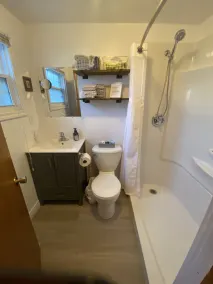 Charming 2 bedroom cottage close to all amenities. - Image 2