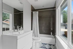 Detached 1 Bed 1 Bath In-law Suite 3 miles from Downtown! - Image 2