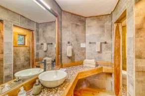 Unique and magical house w/social area with private BBQ & surrounded by nature - Image 2