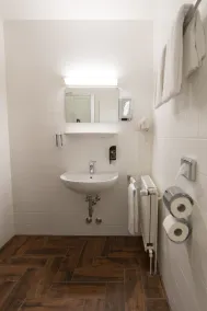 Confour Hotel - Image 5