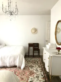 Adorable home with a huge back yard- minutes from Belews Lake. Cozy Hidden Gem - Image 4