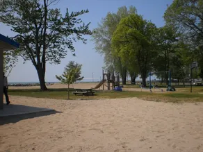 Water Front, Cedar Island Marina, Beach, Wineries, New HVAC, Newly Renovated - Image 2