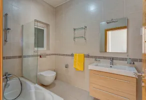 Gorgeous Apartment with Terrace in Fort Cambridge, Pool - Image 2