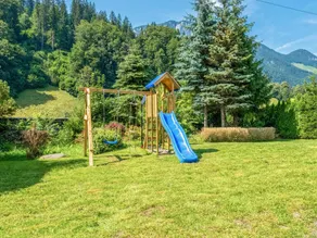 Holiday home with large garden on the cycle path - Image 2