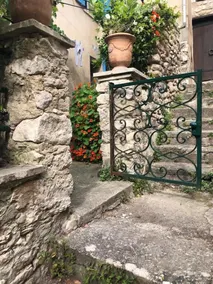 Charming Village House in Fontaine-de-Vaucluse - Image 5