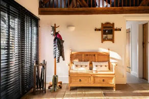 Award-winning barn conversion offering spacious accommodation near South Downs National Park. - Image 2
