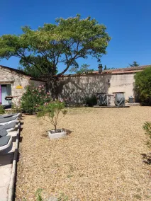 Les Cigales Grospierres, laurel studio near Vallon pont d'Arc shared pool - Image 4