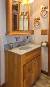 Poplar Lane Cottage – Your Lake Escape - Image 5