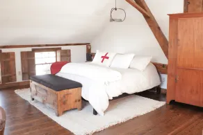 Cool Barn renovation with views. 5 mins to hikes, restaurants, fishing and more! - Image 4