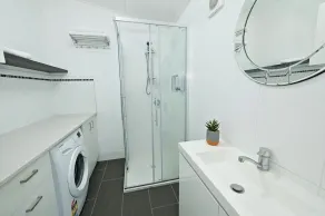 Rest relax in elegant surroundings very close to town with FREE Wifi and Netflix - Image 4