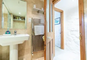 A coastal cottage set on Carn Ingli, with far-reaching views and walks from the doorstep - Image 3